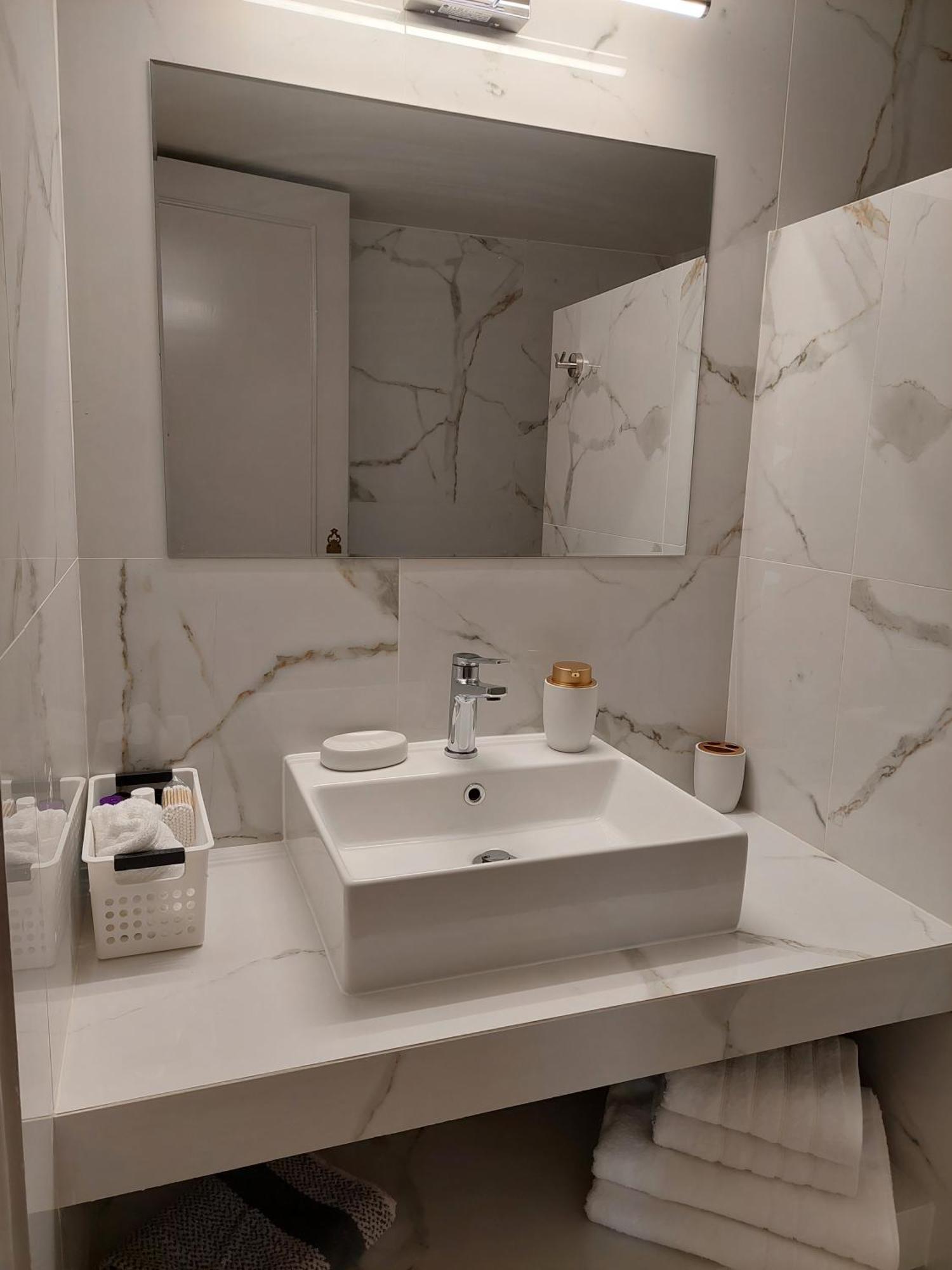Bmv Apartments Athens Luaran gambar